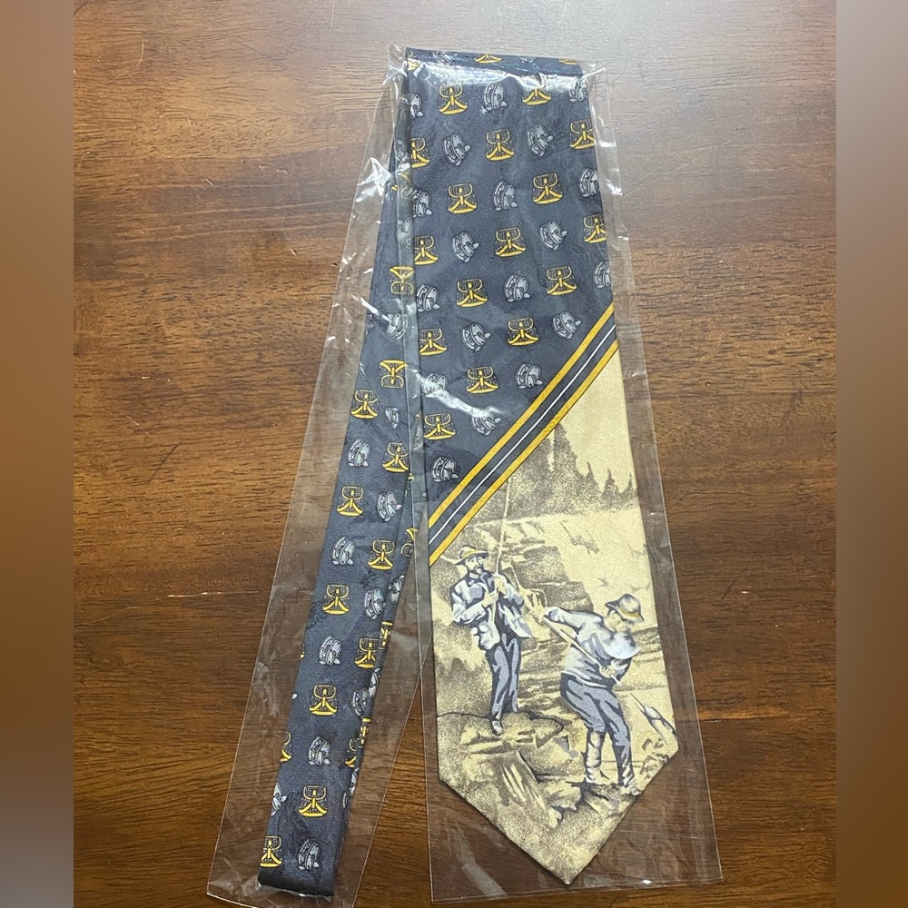 Vintage Y2K Field Wear Fishing Tie 100% silk